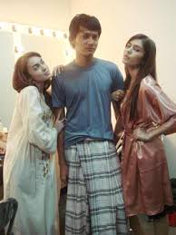 Rianti rhiannon cartwright (born 22 september 1983) is an indonesian actress, model, presenter and vj. Chemistry Di Balik Ayat Ayat Cinta Perycantiq