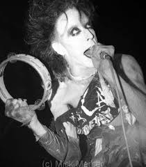 Somethin fiendish ere this way comes. N i thought look out quentin theres a  dog behind you were far out