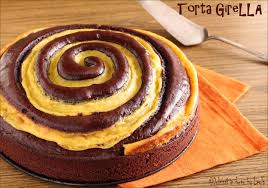 La crema pasticcera al cioccolato è una variante molto golosa della classica, perfetta per farcire, per guarnire o da servire come dolce al cucchiaio! Torta Girella Al Cioccolato E Crema Pasticcera Scenografica E Golosa