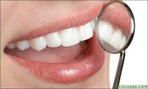 Después sigue el café, el té, los jugos de frutas como el jugo de uva o. Como Blanquear Los Dientes En Casa De Forma Natural Y Rapida Home Facebook