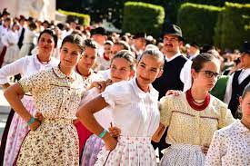 Hungarian traditional female shirts and blouses extended only to the waist, as with many other slavic costumes. New Hungarian Record 326 People Dancing Traditional Csardas Video Daily News Hungary