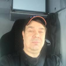 26tn VAK koukkulaitteen kippisylinteri, silmukka katkennut. (Silmukka  n.500e alv0) Vanhan jämän saa vain sorvaamalla pois, yritetty saada  kierteet auki kaikin keinoin tuloksetta joten ostin kokonaan uuden (n.3500e  alv0.) Mitat näkyy kuvissa. Myydään