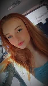 Candi Bush's Instagram, Twitter & Facebook