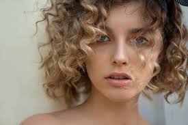 Weitere ideen zu lockige frisuren, kurze lockige frisuren, lockige haare. 5 Kurzhaarfrisuren Fur Locken Die Schonsten Kurzhaarfrisuren Ideen