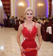 Deputetja boshnjake në kuvendin e kosovës, duda balje beson se frika e serbisë për shqipërinë e madhe është frik e vërtet. Duda Balje Ndez Instagramin Ekonomia Online