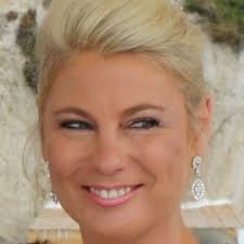 Bella Sutton (@BellaSutton)