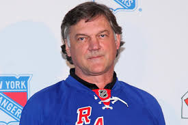 Hockey legend quietly split from second wife