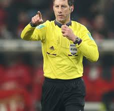 Es war quasi das gegenteil der ersten hälfte, denn nun stand gladbach tief und überließ stuttgart den ball. Tor Wieder Aberkannt Ein Ganz Starkes Stuck Von Schiedsrichter Stark Welt