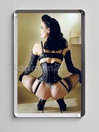 Dita von teese teaches bethenny how to seduce a guy. Neue Hochwertige Kuhlschrankmagnet Sexy Dita Von Teese Burlesque Strumpfe Hock Ebay