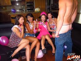 Thai girlfriends sucking off male strippers at wild bachelorette party -  Pichunter