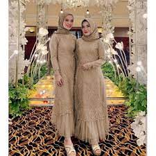Pilih warna gamis dan brokat yang senada untuk kurangi kesan terlalu ramai atau terlalu berlebihan. Harga Dress Brokat Terbaik Agustus 2021 Shopee Indonesia