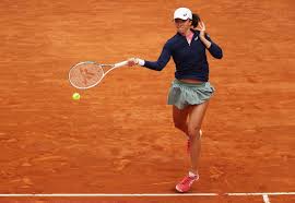 Iga swiatek shot to fame last october when she won the french open title at the age of 19, playing brilliant tennis, seemingly unaffected by the . French Open Titelverteidigerin Iga Swiatek Ich Versuche Keine Perfektionistin Zu Sein Tennis Magazin