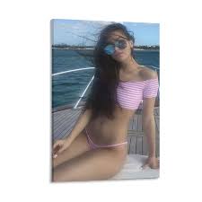 Amazon.com: Hailee Steinfeld - Póster sexy de chica caliente, pintura de  obras de arte, arte de pared, impresiones en lienzo, imagen colgante,  decoración del hogar, pósteres de regalo, 08 x 12 pulgadas (