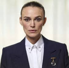 Le nostre spie preferite. Keira Knightley e Ben Whishaw per BBC durante la  promozione di "Black Doves".