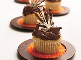 Give your cupcakes some personality. 17 Thanksgiving Cupcakes Oh My Creative