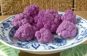 Mangia le cimette di cavolfiore viola crudo come uno spuntino sano. Tutte Le Proprieta Del Cavolfiore Viola Cure Naturali It