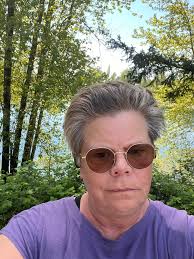 Nice day for a walk! Good way to reduce the soreness of the workouts i have  been doing. However i find the fresh air and mental health benefits the  real motivation !