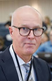 Juni 1958) er en norsk lege, og er direktør i helsedirektoratet fra 2012. Vi Ma Snakke Om Alkohol Bjorn Guldvog Og Linda Granlund
