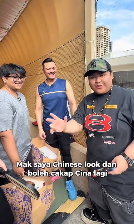 Terima hadiah hari jadi, Cik B nak 'kenenkan' Fazley Yaakob dengan DSV -  "Mak saya Chinese look"