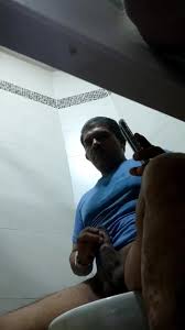 El señor de los baños públicos - ThisVid.com