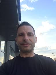 Hello, I am 26 year old reform Jew. Located in Chicago Illinois. Open to a  long distance thing for the right person. Looking for my person. I love a  solid adventure, current