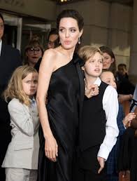 Kaum vorstellbar, dass er sich darauf einlässt! Brad Pitt Und Angelina Jolie So Gross Sind Ihre Kinder Brad Pitt Feier Hollywood Stars