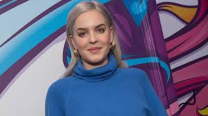 2) after her arrest for allegedly shooting a man in the head. Nummer 1 Der Deutschen Charts Wer Ist Anne Marie Promiflash De