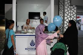 Beyazit Meydani Beyaz Masa Standi