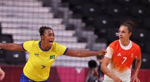O handebol feminino sofreu mais uma derrota nas olimpiadas escolares 2011. T9qloujai4jymm
