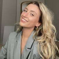 Caitlin Barnaby's Instagram, Twitter & Facebook