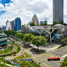 Daripada jumlah penduduk malaysia, 1,893,100 (53.3%) ialah kaum melayu, 1,075,100 (26.3%) ialah kaum cina, 230,700 (6.5%) ialah india dan 216,900 (5.7%) yang dikenalpasti. Berkeliling Sekitar Singapura Visit Singapore Situs Web Resmi