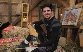 Guesses the stars of the farm. Cine Este De Fapt Marius CrÄƒciun Marele CaÈ™tigÄƒtor Al Finalei Ferma 2019 De La Pro Tv