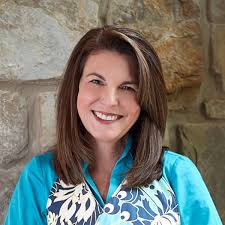 Amy Hanton's Instagram, Twitter & Facebook