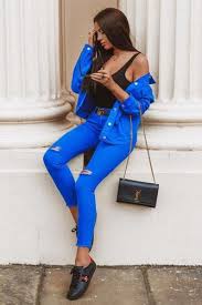 Tomboy hairstyle with curly hair. How To Style Your Hair So That It Matches Your Tomboy Outfits
