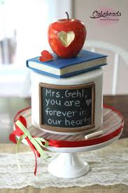 En este tutorial te enseñare hacer una sencilla tarjeta 3d para el dia del maestro o profesor en mexico se celebra el dia 15 de mayo y en varios paises. Thank You Cake For A Teacher Pastel Para Maestra Tortas De Profesor Disenos De Tortas
