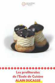 Profiteroles Par Ecole De Cuisine Alain Ducasse Recette Profiteroles Gateaux Et Desserts Ecole De Cuisine