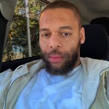 Buddy Wright (@Buddy_Wright10)