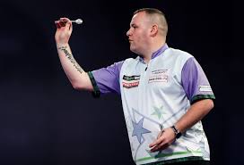 De nederlander michael van gerwen en de engelsman adrian lewis, respectievelijk 's werelds nummer twee en drie, hebben zich gisteren in het londense. Van Gerwen Treft Debutant Murray Als Eerste Tegenstander Op Wk Darts Ad Nl