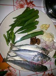 Selain ikan kembung, saya juga menyukai masakan ikan bawal, ikan pari, ikan gurame, dan ikan tenggiri. Resepi Ikan Kembung Masak Singgang Nieyl S Life Story