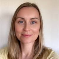 Stephanie Mcneill's Instagram, Twitter & Facebook