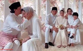 Malah, ada juga pengguna tiktok yang membuat kenyataan mendakwa noor nabila dan. Noor Nabila Sah Isteri Engku Emran Sharnaaz Neelofa Ucap Tahniah Doakan Bahagia My News Online