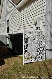 Learn how to make a folding outdoor privacy screen using pvc pipes and inexpensive bedsheets at hgtv. Diy Plastic Round Trash Can Cover Mother Daughter Projects