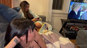 Babyminx333 Blowjob While HulkandIsa Sees Video Leaked | Thothub.