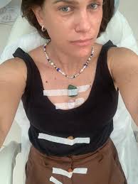 Erin Geld على X: "My dentist in São Paulo does pain management with  crystals (+ normal science-y things) I love her so much  https://t.co/VESnxoL4uI"