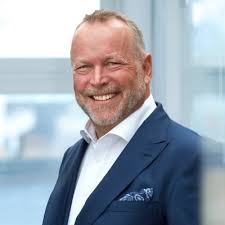 It's time for me to switch off the microphone, return it to its stand, and  gracefully step off the stage. What an incredible journey—25 years with  Scanship, now Vow; 18 years leading