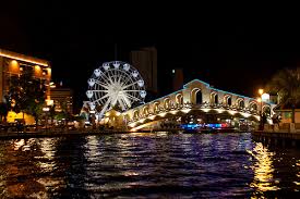 The experience is considerably different during from that at night. Melaka River Gowhere Malaysia
