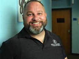 Former sheriff finds place as addiction advocate after prison