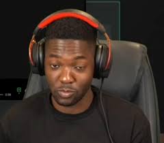 La cabeza de Mark no es pequeña. Pero su ojo es... : r/RDCWorld