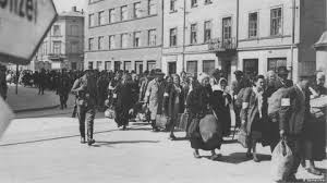 Der mann auf dem pferd heißt oskar schindler, der film „schindlers liste. Was Wurde Aus Dem Madchen Im Roten Mantel In Schindlers Liste Kino De