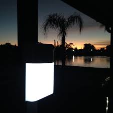 Investing in solar powered underwater pool lights is a nice idea, but picking the right kit is a challenge. 39 Clip On Solar Lanai Lights Ideas Lanai Lighting Pool Cage Screen Enclosures